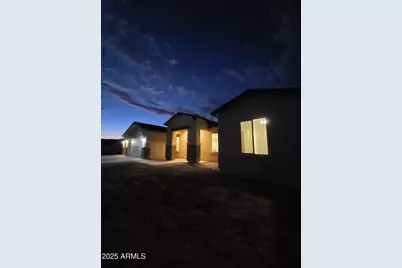 22204 W Dale Lane, Wittmann, AZ 85361 - Photo 5