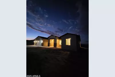 22204 W Dale Lane, Wittmann, AZ 85361 - Photo 13