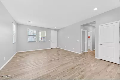 9994 W Piccadilly Road, Avondale, AZ 85392 - Photo 7