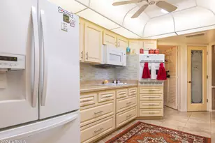 10630 W Pineaire Dr, Sun City, AZ 85351 - Photo 11