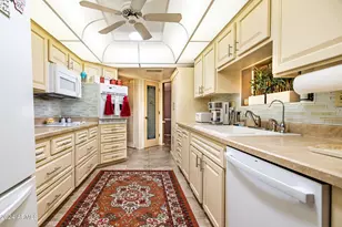 10630 W Pineaire Dr, Sun City, AZ 85351 - Photo 13