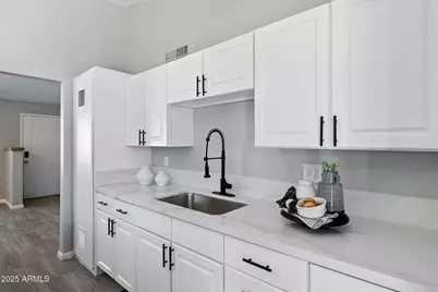 8514 N 38th Drive, Phoenix, AZ 85051 - Photo 15