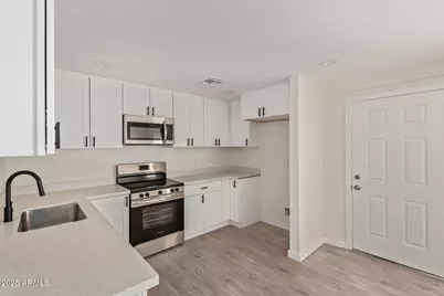 6713 N 56th Avenue, Glendale, AZ 85301 - Photo 15