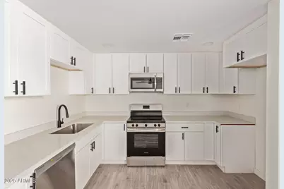 6713 N 56th Avenue, Glendale, AZ 85301 - Photo 5