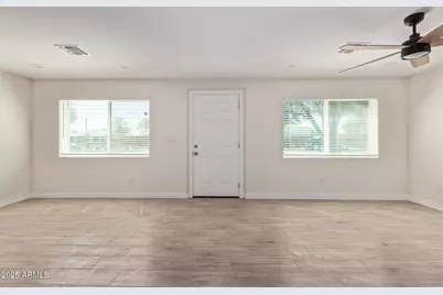 6713 N 56th Avenue, Glendale, AZ 85301 - Photo 11
