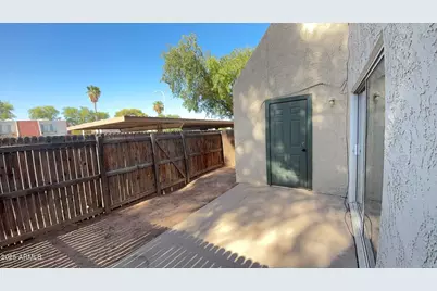 5902 W Golden Lane, Glendale, AZ 85302 - Photo 9