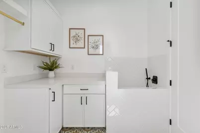 2305 E South Mountain Avenue, Phoenix, AZ 85042 - Photo 79