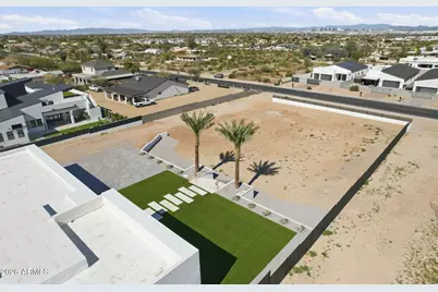 2309 E South Mountain Avenue, Phoenix, AZ 85042 - Photo 9