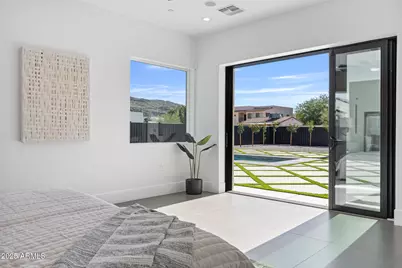 2305 E South Mountain Avenue, Phoenix, AZ 85042 - Photo 43