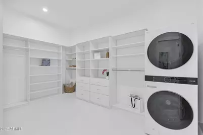 2305 E South Mountain Avenue, Phoenix, AZ 85042 - Photo 49