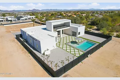 2305 E South Mountain Avenue, Phoenix, AZ 85042 - Photo 9