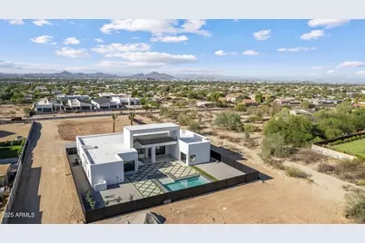 2305 E South Mountain Avenue, Phoenix, AZ 85042 - Photo 11