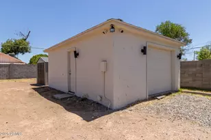 2615 N 29th Pl, Phoenix, AZ 85008 - Photo 21