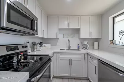 4351 N 36th Street #2, Phoenix, AZ 85018 - Photo 9