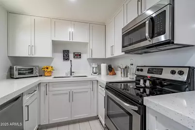 4351 N 36th Street #Apt 3, Phoenix, AZ 85018 - Photo 5