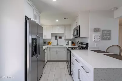 4351 N 36th Street #Apt 3, Phoenix, AZ 85018 - Photo 3