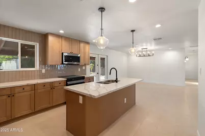 10032 N 42nd Avenue, Phoenix, AZ 85051 - Photo 9
