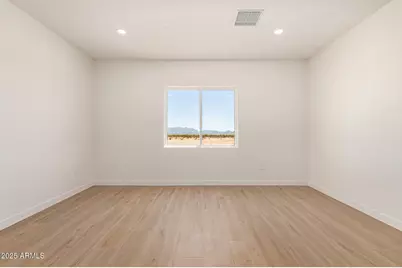 25117 W McArthur Road, Wittmann, AZ 85361 - Photo 35