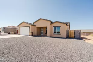 10199 W Bradshaw Dr, Arizona City, AZ 85123 - Photo 3