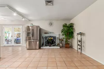 7008 S 46th Street, Phoenix, AZ 85042 - Photo 9