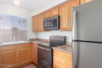 928 S Casitas Drive #B, Tempe, AZ 85281 - Photo 3