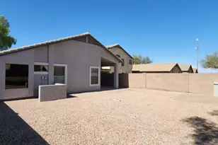 911 E Lovegrass Dr, San Tan Valley, AZ 85143 - Photo 19