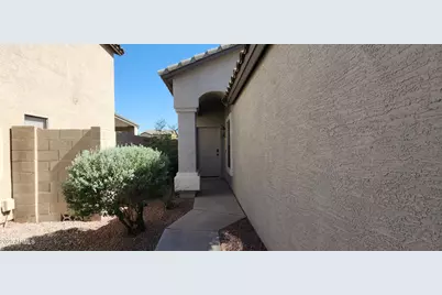 911 E Lovegrass Drive, San Tan Valley, AZ 85143 - Photo 3