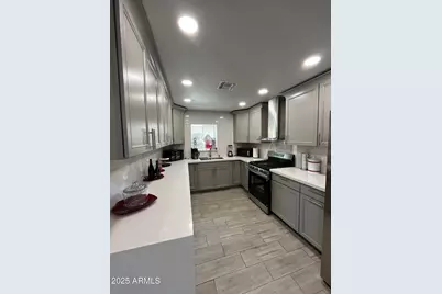 3639 W Lawrence Lane, Phoenix, AZ 85051 - Photo 19