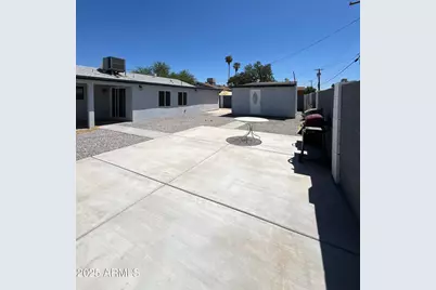 3639 W Lawrence Lane, Phoenix, AZ 85051 - Photo 23