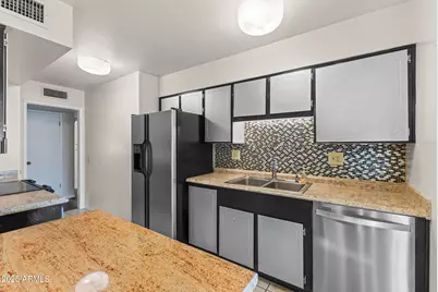 20017 N 101st Avenue, Sun City, AZ 85373 - Photo 7