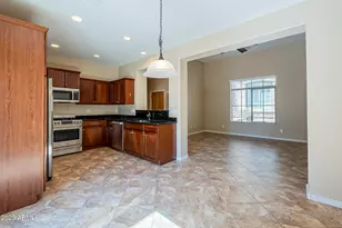 3651 E Zachary Dr, Phoenix, AZ 85050 - Photo 7