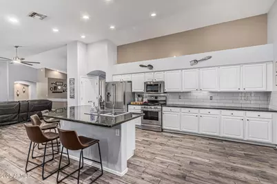 20855 N 88th Lane, Peoria, AZ 85382 - Photo 15