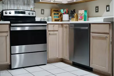 8800 N 107th Avenue #19, Peoria, AZ 85345 - Photo 9