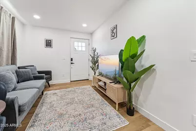 1548 N Upland Circle #B, Mesa, AZ 85201 - Photo 1