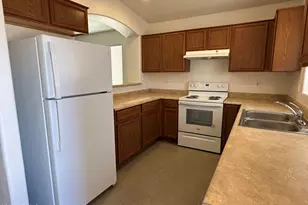 1832 W Lydia Ln, Phoenix, AZ 85041 - Photo 5