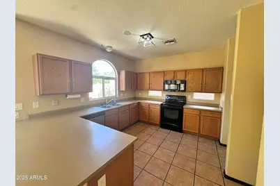 4686 E Meadow Creek Way, San Tan Valley, AZ 85140 - Photo 11