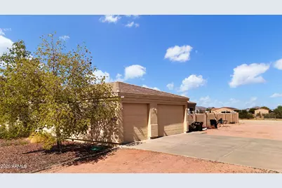 2423 S Johnson Road, Buckeye, AZ 85326 - Photo 5