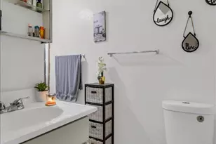 6516 W Cheery Lynn Rd, Phoenix, AZ 85033 - Photo 11
