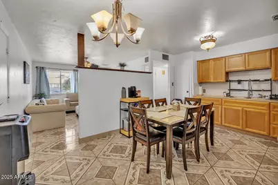 6516 W Cheery Lynn Road, Phoenix, AZ 85033 - Photo 1
