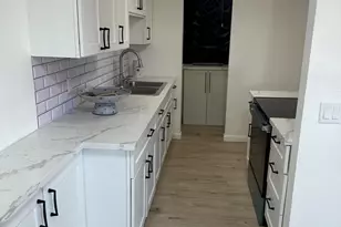 5203 N 42nd Dr, Phoenix, AZ 85019 - Photo 15