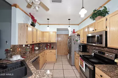 5242 N 86th Avenue, Glendale, AZ 85305 - Photo 13