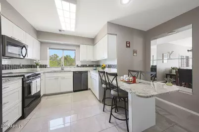 10080 E Mountainview Lake Drive #220, Scottsdale, AZ 85258 - Photo 7