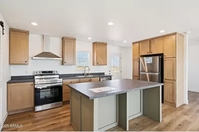 28575 N 250th Lane, Wittmann, AZ 85361 - Photo 7