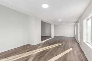 10166 W Cinnebar Ave, Sun City, AZ 85351 - Photo 23