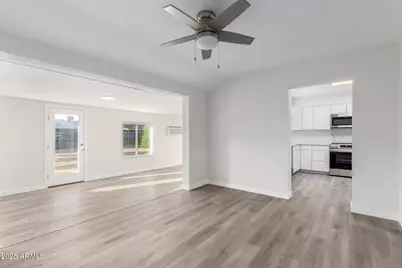 10166 W Cinnebar Avenue, Sun City, AZ 85351 - Photo 19