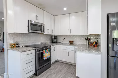 17012 N 97th Drive, Sun City, AZ 85373 - Photo 11