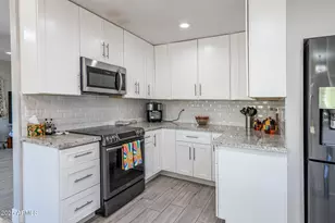 17012 N 97th Dr, Sun City, AZ 85373 - Photo 11