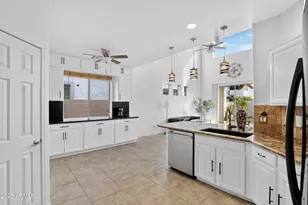 6843 S 26th St, Phoenix, AZ 85042 - Photo 15