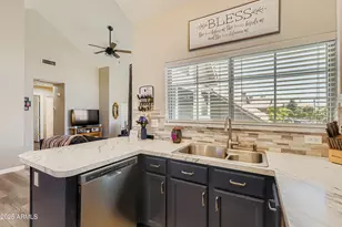 1633 E Lakeside Dr, Gilbert, AZ 85234 - Photo 5