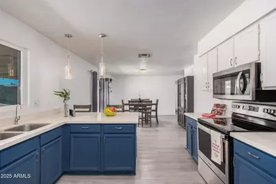 9903 N 87th Drive, Peoria, AZ 85345 - Photo 11